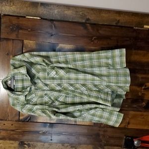 Green long sleeve pearl snap western shirt